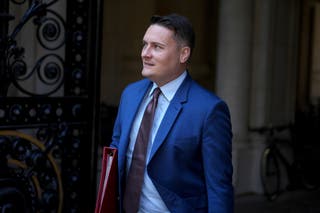 Wes Streeting arrives at NO 10 for the cabinet meeting after the EU reset